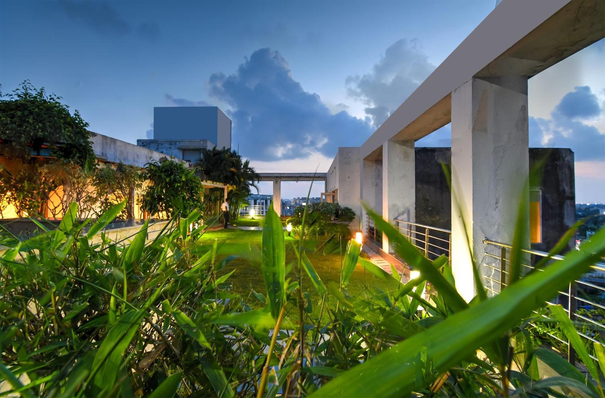 Hotel Urban Asia Колката Екстериор снимка