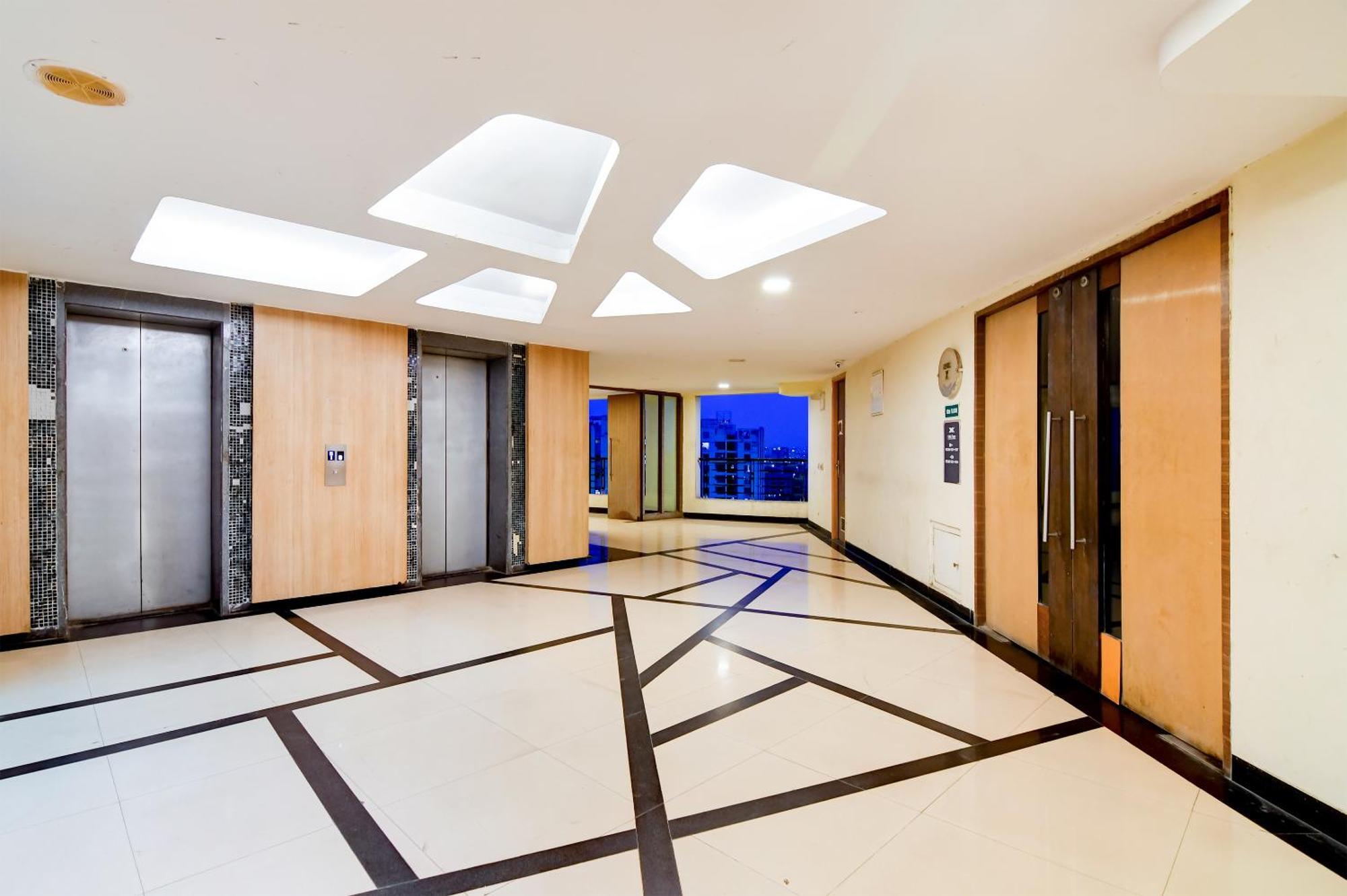 Hotel Urban Asia Колката Екстериор снимка